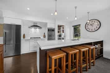 216 Ness Valley Road, Clevedon