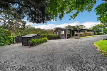 216 Ness Valley Road, Clevedon