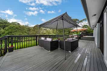 216 Ness Valley Road, Clevedon