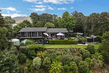 216 Ness Valley Road, Clevedon