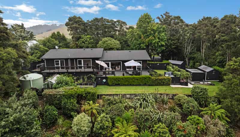 216 Ness Valley Road, Clevedon