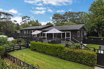 216 Ness Valley Road, Clevedon