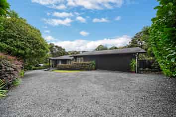 216 Ness Valley Road, Clevedon