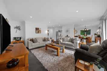 216 Ness Valley Road, Clevedon