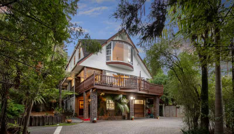 52 Daffodil Street, Titirangi