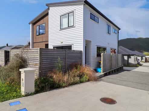 B/130 Wellington Road, Wainuiomata