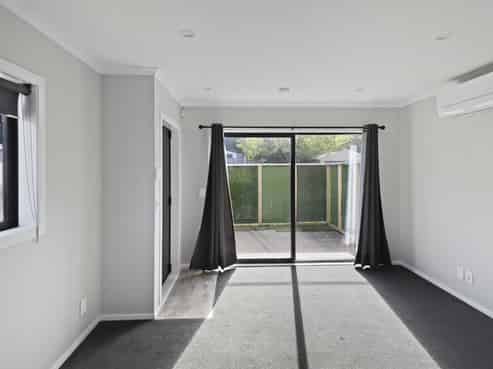 B/130 Wellington Road, Wainuiomata