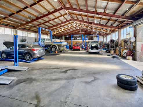 Invest or occupy - Freehold industrial