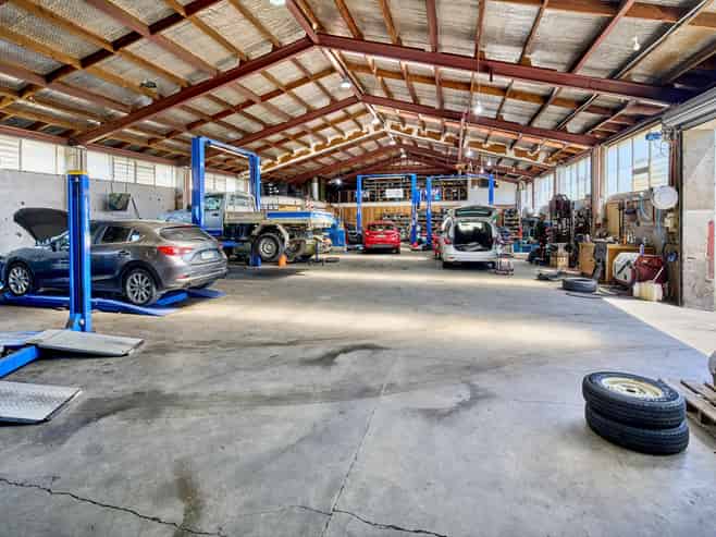 Invest or occupy - Freehold industrial