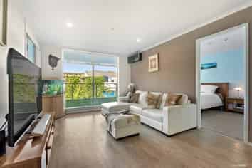 105/19 Bute Road, Browns Bay