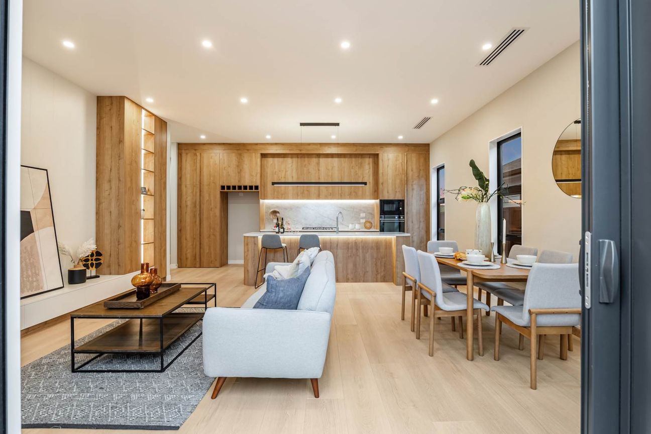 Family Home with Granny Potential - Vista 2