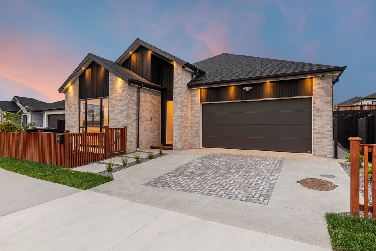 Family Home with Granny Potential - Vista 4