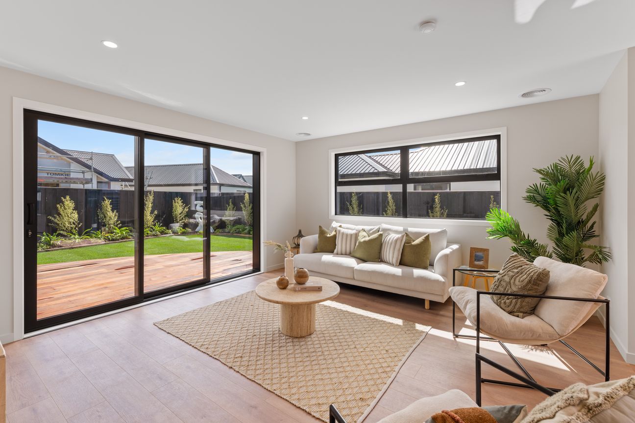 Best Buying in Oakbridge? Owners Want Action! - Widok 2