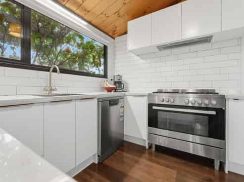 10A Virginia Place, Whalers Gate