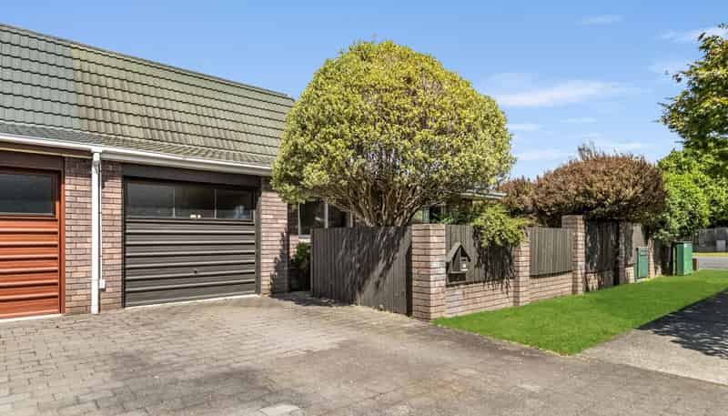 28b Herewini Street, Victoria