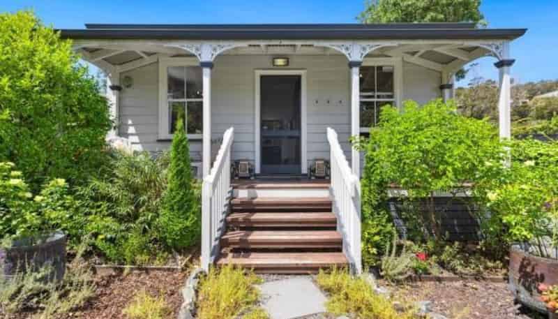 15 Pomare Road, Russell