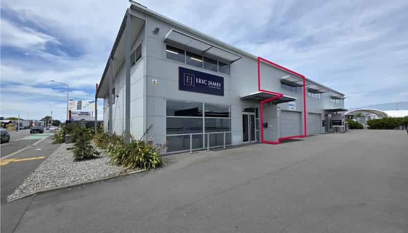 2/160 Ferry Road, Waltham