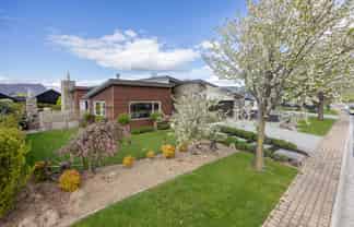 57 Kelliher Drive, Wanaka