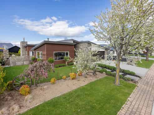 57 Kelliher Drive, Wanaka