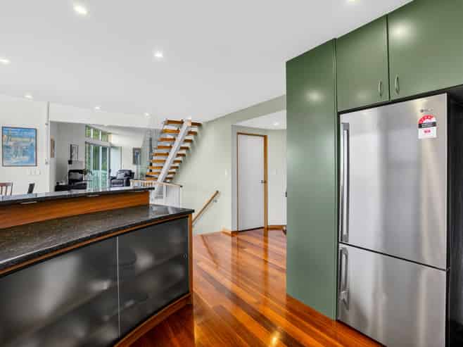 10 Waitea Road, Muriwai