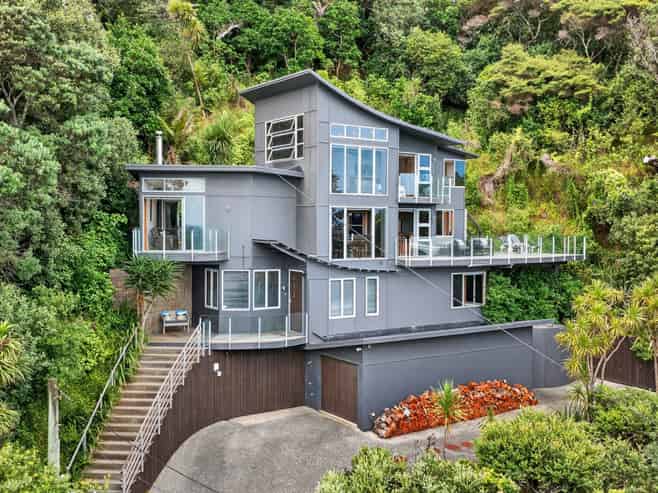 10 Waitea Road, Muriwai