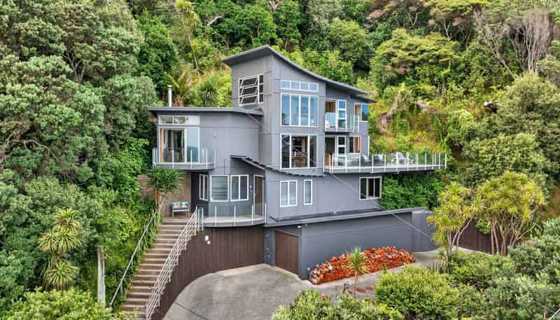 10 Waitea Road, Muriwai