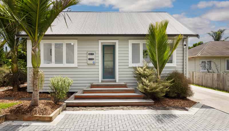 32 Pine Avenue, Henderson