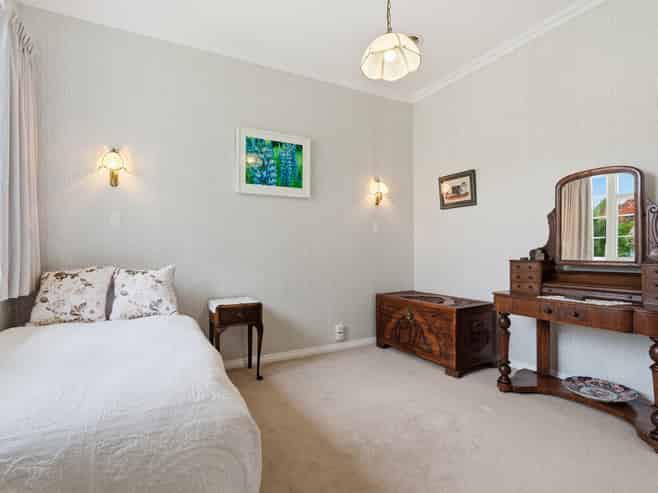 3 Selwyn Crescent, College Estate