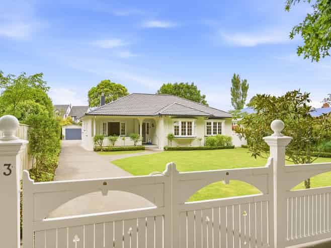 3 Selwyn Crescent, College Estate