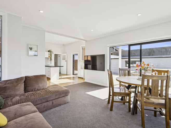 243 Macandrew Road, Forbury