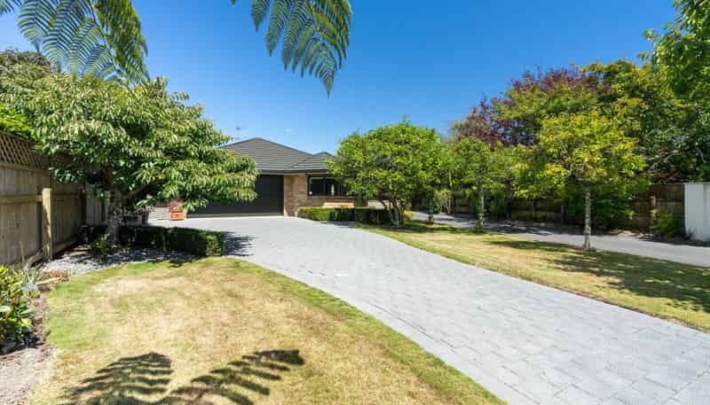 36 Cranbrook Grove, Waikanae
