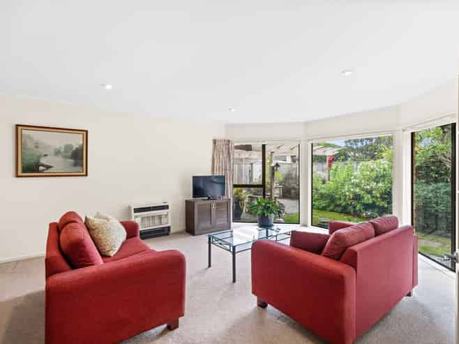 36 Cranbrook Grove, Waikanae