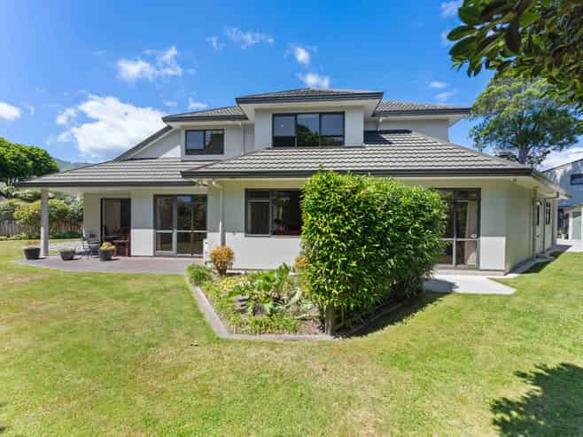 30 Awanui Drive, Waikanae