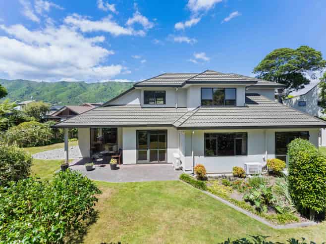 30 Awanui Drive, Waikanae