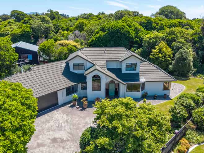 30 Awanui Drive, Waikanae