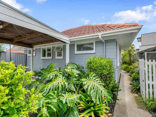 19C Corrella Road, Belmont