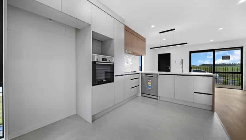 8 Harikoa Way, Karaka