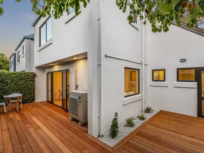 2/8 Mayfair Street, Riccarton