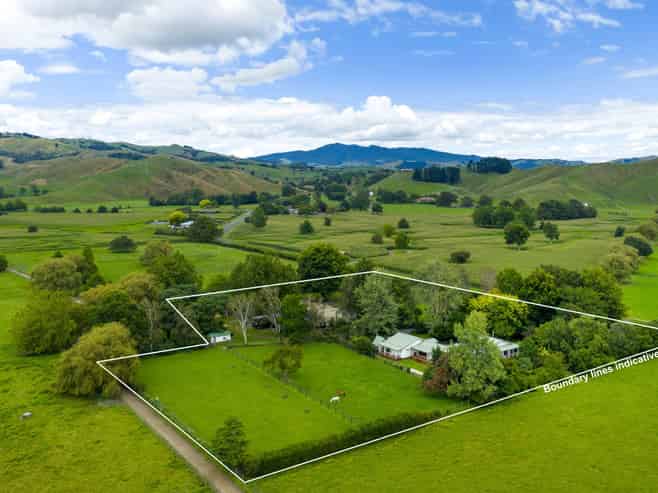 64 Reynolds Road, Rotoorangi