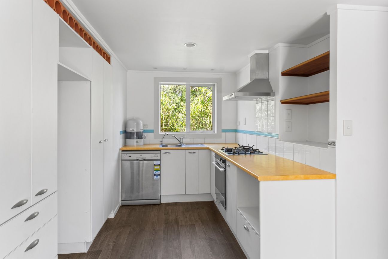 Refreshed, Comfortable & Full of Potential - Vista 3