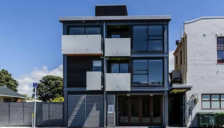 2/43 Tory Street, Petone