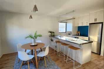 2/43 Tory Street, Petone