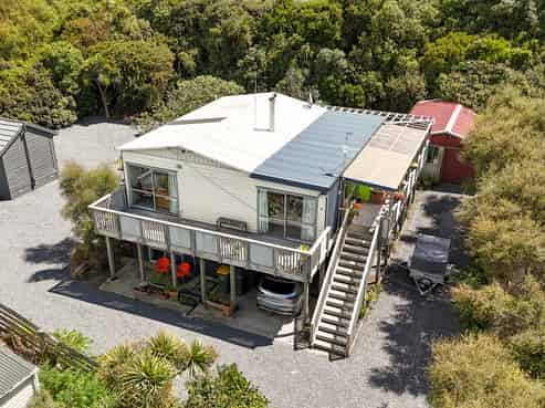 9 Moana Street, Kaka Point