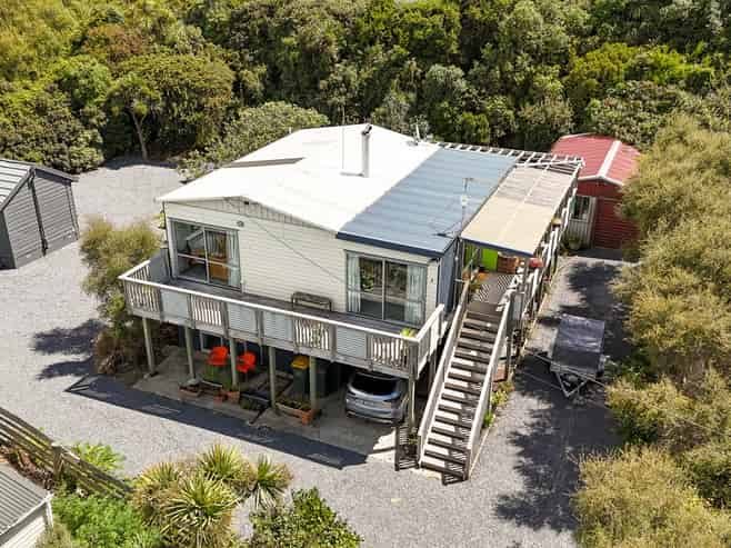 9 Moana Street, Kaka Point