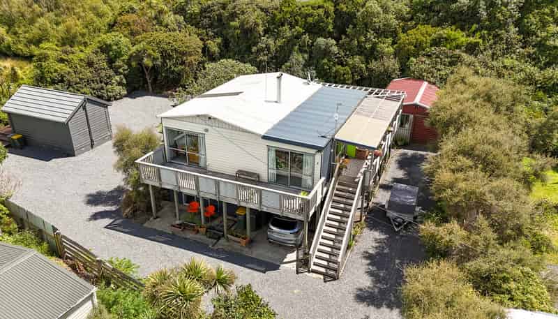 9 Moana Street, Kaka Point