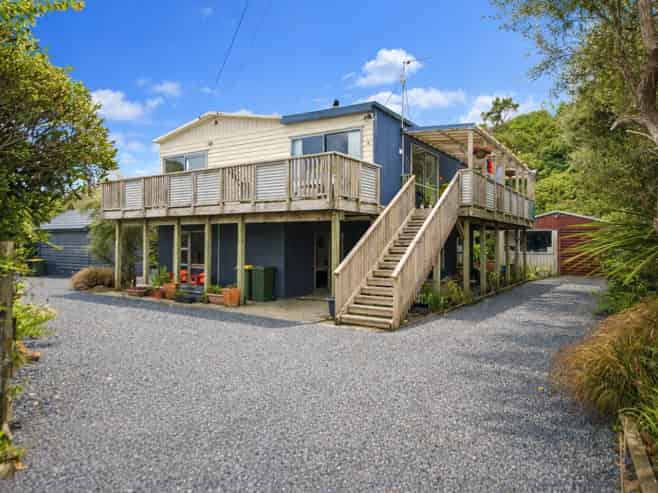 9 Moana Street, Kaka Point