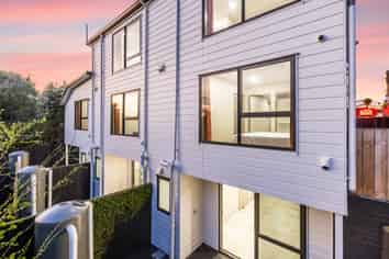 6/243 Mount Albert Road, Sandringham