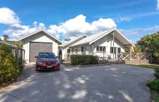 2 Scott Drive, Cooks Beach