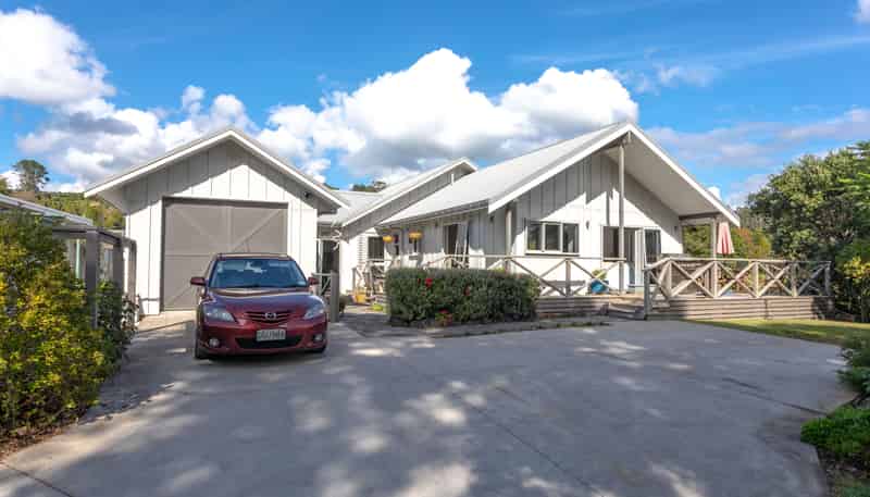 2 Scott Drive, Cooks Beach