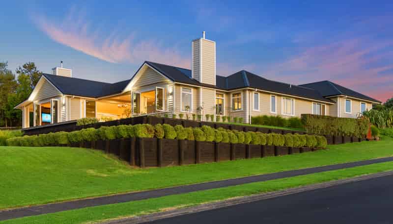 22 Lawrence Carter Drive, Bombay